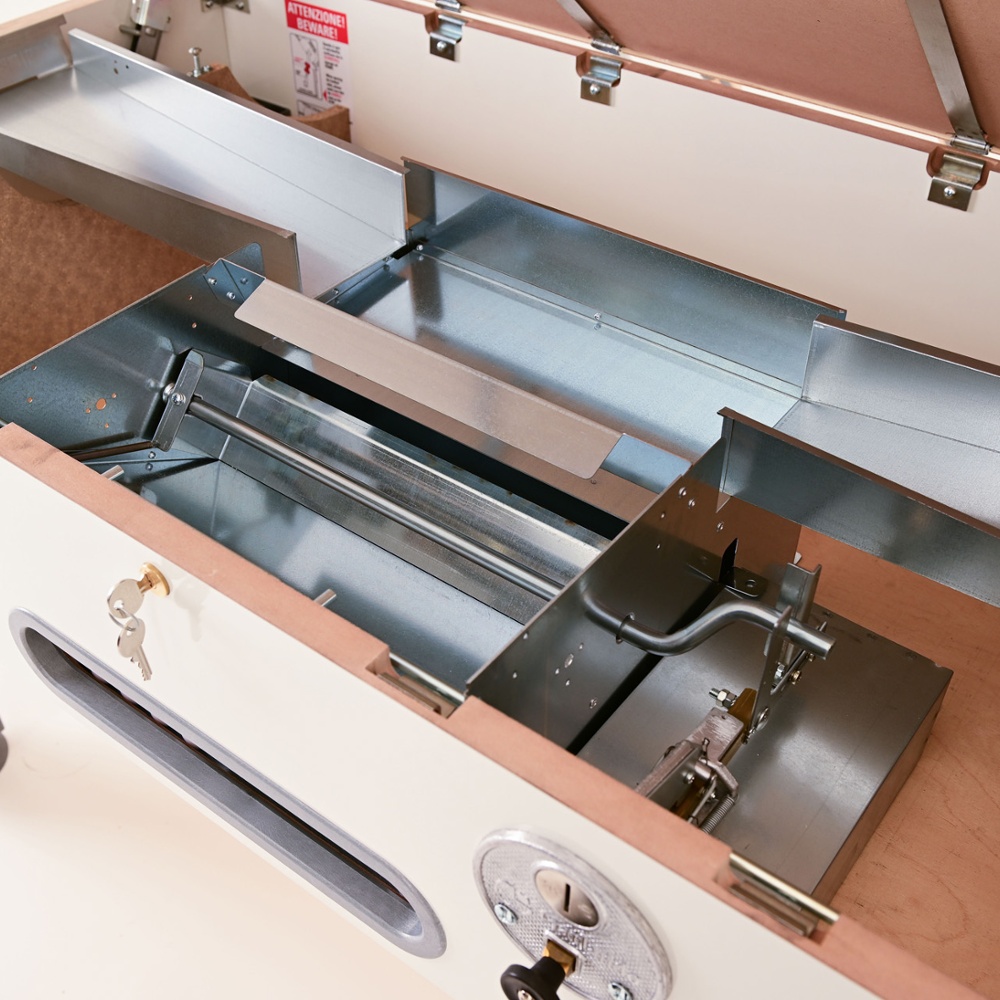 The cabinet can be opened